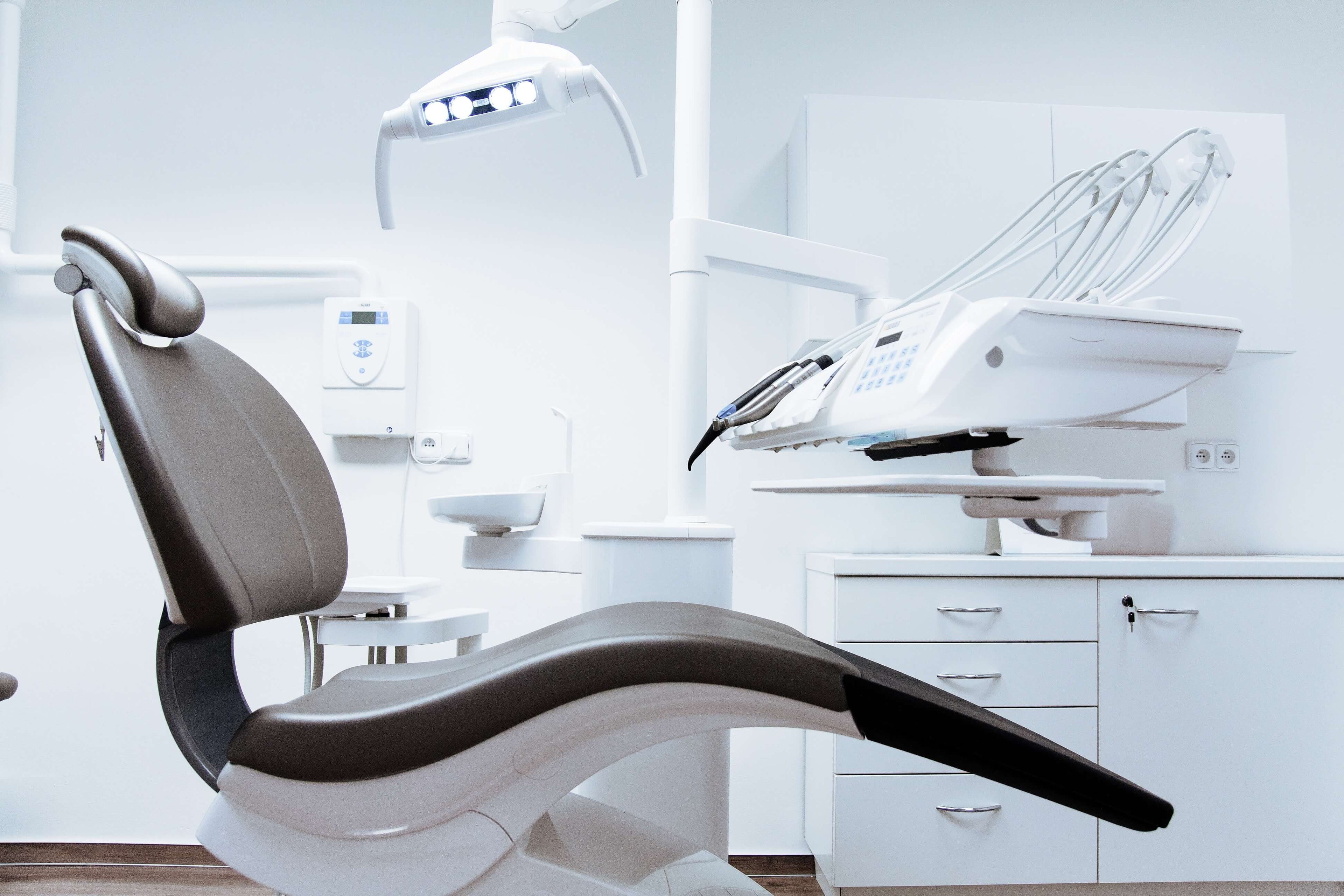What to Expect After Dental Implant Surgery: Aftercare Tips