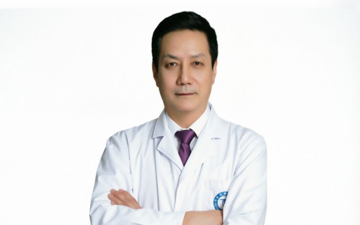 Headshot of Prof. Wu Dayi, CTO and Chief Physician at Chengdu An Yu Dental Hospital.