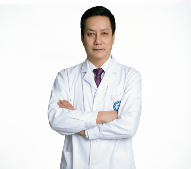 Prof. Wu Dayi, CTO and Chief Physician at Chengdu An Yu Dental Hospital, specializing in zygomatic & severe bone loss implants, full-arch immediate reconstruction, and minimally invasive surgery.